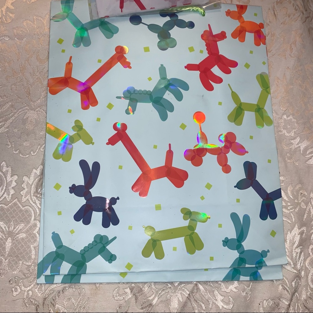 NWT 3-in-1 Bag Set with 3 sheets of tissue paper, 1 gift bag & 1 card (5 SETS) - Picture 2 of 3